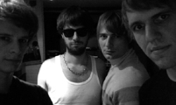 zuflliges Bandfoto